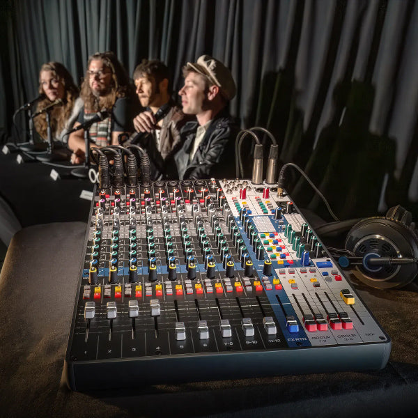 Soundcraft Signature Plus 16 Channel Professional Audio Mixer Compact Analogue Mixing With Effect
