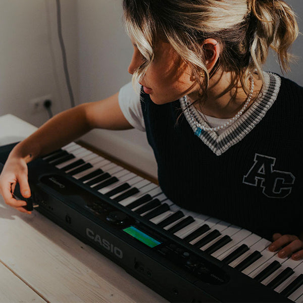 Casio CT-S400 61 Key Ultra Portable Arranger Keyboard Midi and Bluetooth Capability - Black (CTS400 CTS 400 CT S400)