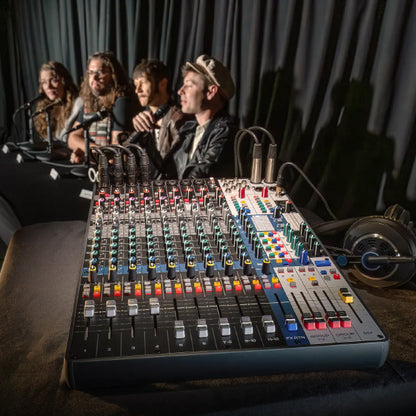 Soundcraft Signature Plus 16 Channel Professional Audio Mixer Compact Analogue Mixing With Effect