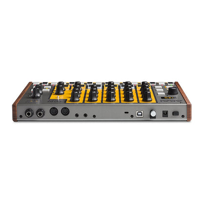 Akai Professional Tom Cat Analog Drum Machine With Built-in Percussion Voices