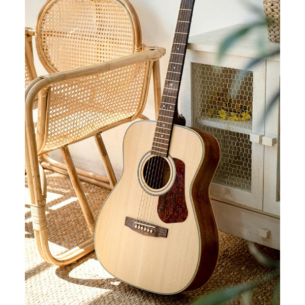 Cort L100C Concert Body Solid Spruce Top with Bag Acoustic Guitar