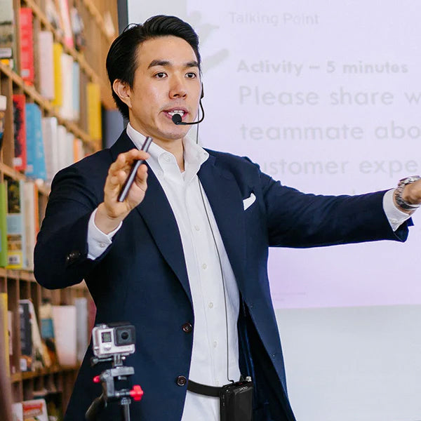 Maono C01 Portable Voice Amplifier Headward Microphone with Speaker and LED Display