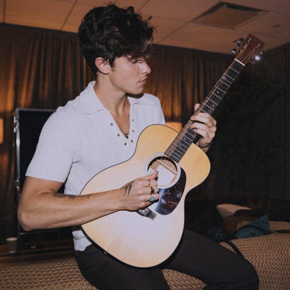 Martin 000JR-10E Shawn Mendes Junior Body Size Acoustic Electric Guitar (000JR10E 000JR 10E)