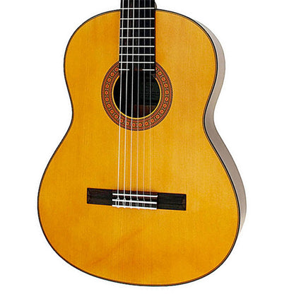 Yamaha C70 Full Size Nylon String Classical Guitar Full Package (C 70)